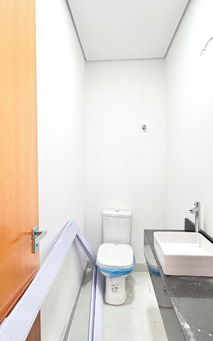 Casa à venda com 140m², 3 quartos e 2 vagas Casa à venda com 140m², 3 quartos e 2 vagasLavabo