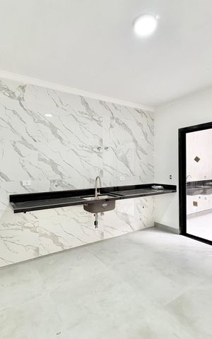 Casa à venda com 140m², 3 quartos e 2 vagas Casa à venda com 140m², 3 quartos e 2 vagasCozinha