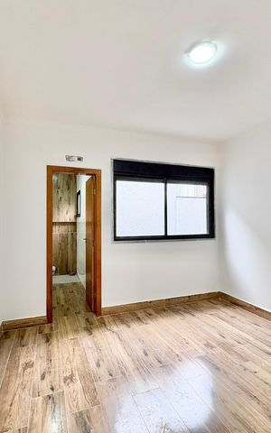 Casa à venda com 140m², 3 quartos e 2 vagas Casa à venda com 140m², 3 quartos e 2 vagasSuíte