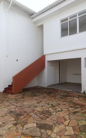 Casa para alugar com 320m², 5 quartos e 5 vagasQuintal