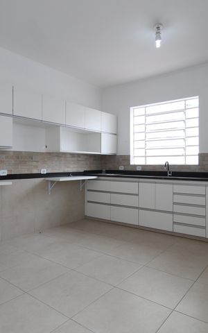 Casa para alugar com 320m², 5 quartos e 5 vagasCozinha