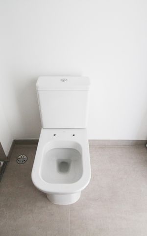 Apartamento à venda com 137m², 2 quartos e 2 vagasBanheiro da Suíte 1
