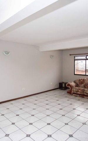 Casa para alugar com 170m², 3 quartos e 2 vagasSala de TV