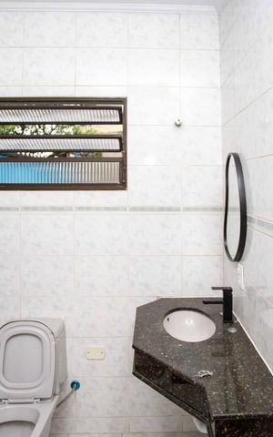Casa para alugar com 170m², 3 quartos e 2 vagasBanheiro
