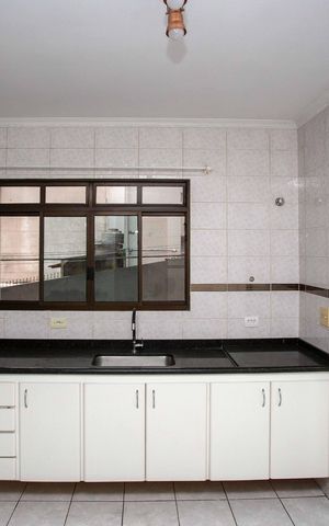 Casa para alugar com 170m², 3 quartos e 2 vagasCozinha