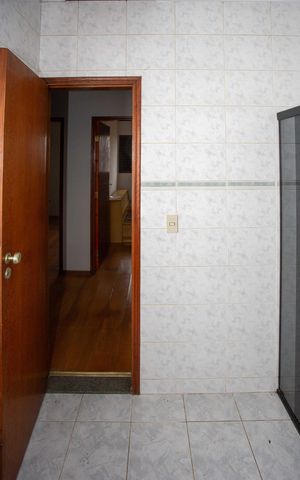 Casa para alugar com 170m², 3 quartos e 2 vagasBanheiro
