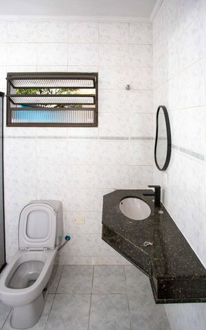 Casa para alugar com 170m², 3 quartos e 2 vagasBanheiro