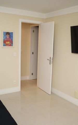 Apartamento à venda com 184m², 4 quartos e 2 vagasQUARTO 2 SUITE