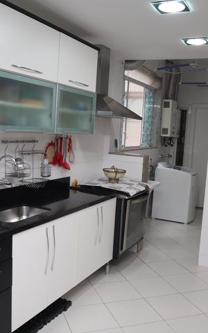 Apartamento à venda com 184m², 4 quartos e 2 vagasCOZINHA