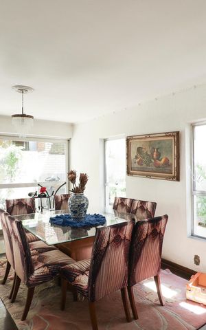 Casa para alugar com 440m², 4 quartos e 2 vagas Casa para alugar com 440m², 4 quartos e 2 vagasSala