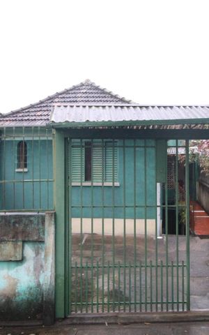 Casa à venda com 119m², 4 quartos e 2 vagasFachada