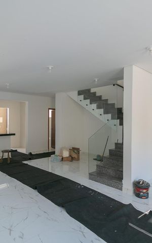 Casa à venda com 167m², 3 quartos e 2 vagas