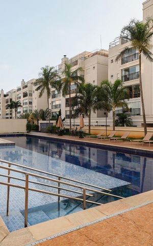 Apartamento à venda com 144m², 3 quartos e 2 vagas Apartamento à venda com 144m², 3 quartos e 2 vagasÁrea comum - Piscina