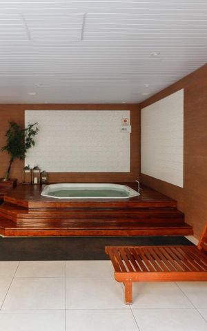 Apartamento à venda com 144m², 3 quartos e 2 vagas Apartamento à venda com 144m², 3 quartos e 2 vagasJacuzzi