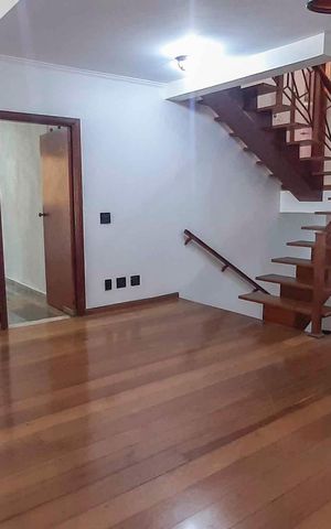 Casa à venda com 246m², 4 quartos e 4 vagas