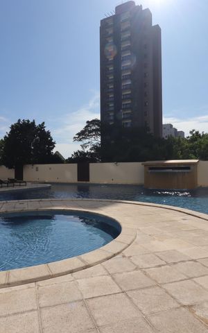 Apartamento à venda com 143m², 3 quartos e 2 vagasÁrea Comum - Piscina