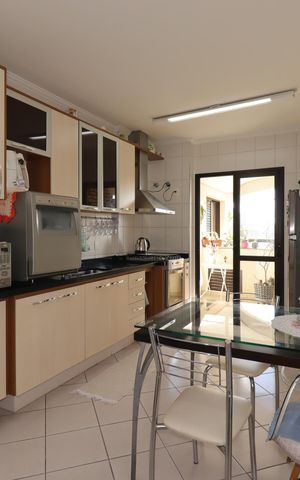 Apartamento à venda com 143m², 3 quartos e 2 vagasCozinha