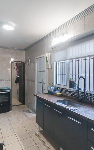 Casa para alugar com 425m², 3 quartos e 5 vagas Casa para alugar com 425m², 3 quartos e 5 vagasCozinha