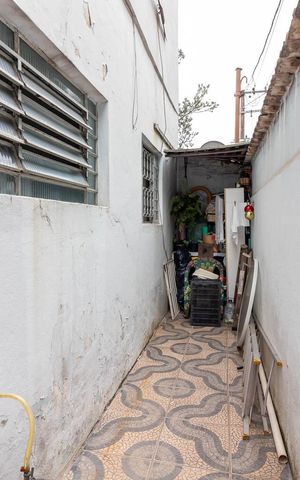 Casa à venda com 100m², 2 quartos e 1 vagaCorredor Lateral