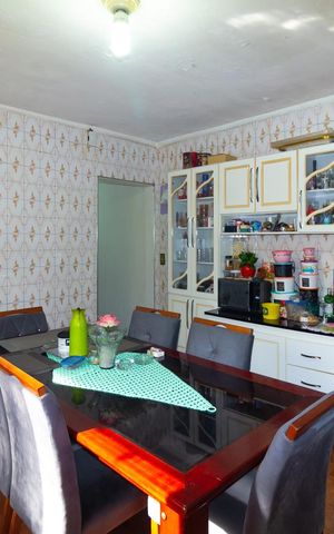 Casa à venda com 125m², 5 quartos e 2 vagas Casa à venda com 125m², 5 quartos e 2 vagasCasa 1 Cozinha