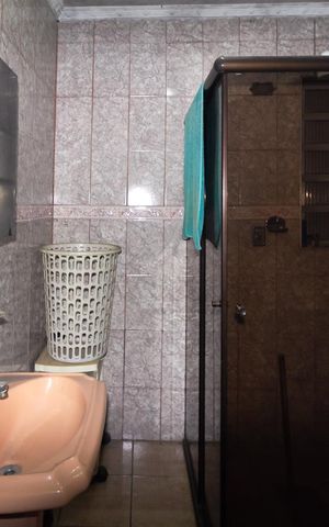 Casa à venda com 125m², 5 quartos e 2 vagas Casa à venda com 125m², 5 quartos e 2 vagasCasa 2 Banheiro