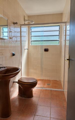 Casa para alugar com 110m², 2 quartos e 3 vagas Casa para alugar com 110m², 2 quartos e 3 vagasBanheiro