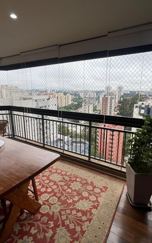 Apartamento à venda com 138m², 3 quartos e 4 vagas Apartamento à venda com 138m², 3 quartos e 4 vagasSacada