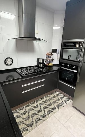 Apartamento à venda com 138m², 3 quartos e 4 vagas Apartamento à venda com 138m², 3 quartos e 4 vagasCozinha