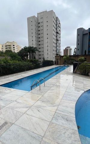 Apartamento à venda com 138m², 3 quartos e 4 vagasÁrea comum - Piscina