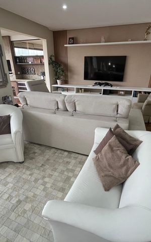 Apartamento à venda com 138m², 3 quartos e 4 vagas Apartamento à venda com 138m², 3 quartos e 4 vagasSala de TV