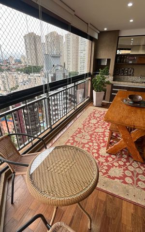 Apartamento à venda com 138m², 3 quartos e 4 vagas Apartamento à venda com 138m², 3 quartos e 4 vagasSacada