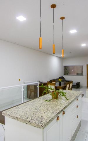 Casa à venda com 250m², 4 quartos e 4 vagas Casa à venda com 250m², 4 quartos e 4 vagasCozinha