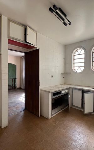 Casa para alugar com 214m², 4 quartos e 4 vagas Casa para alugar com 214m², 4 quartos e 4 vagasCozinha