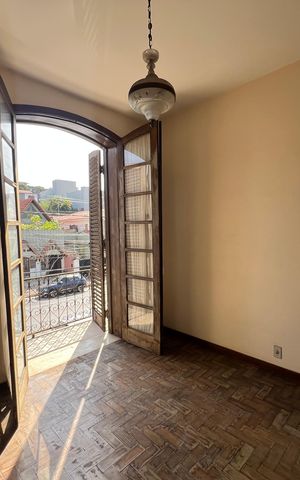Casa para alugar com 214m², 4 quartos e 4 vagas Casa para alugar com 214m², 4 quartos e 4 vagasQuarto 1