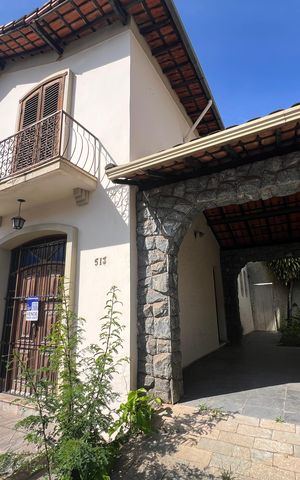 Casa para alugar com 214m², 4 quartos e 4 vagas Casa para alugar com 214m², 4 quartos e 4 vagasFachada