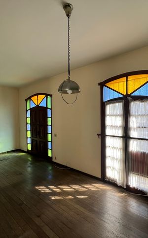 Casa para alugar com 214m², 4 quartos e 4 vagas Casa para alugar com 214m², 4 quartos e 4 vagasSala