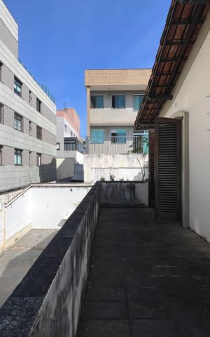 Casa para alugar com 214m², 4 quartos e 4 vagas Casa para alugar com 214m², 4 quartos e 4 vagasVista