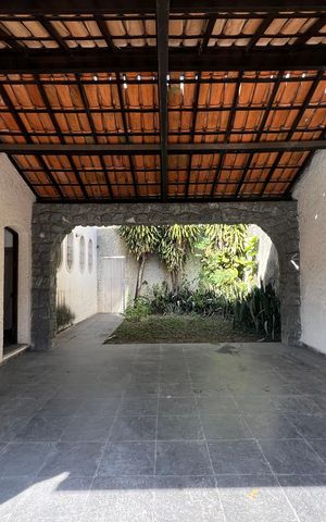 Casa para alugar com 214m², 4 quartos e 4 vagas Casa para alugar com 214m², 4 quartos e 4 vagasGaragem