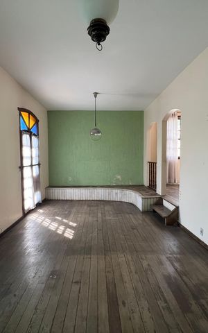 Casa para alugar com 214m², 4 quartos e 4 vagas Casa para alugar com 214m², 4 quartos e 4 vagasSala