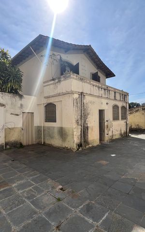 Casa para alugar com 214m², 4 quartos e 4 vagas Casa para alugar com 214m², 4 quartos e 4 vagasQuintal