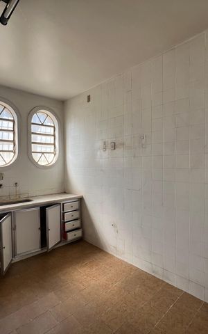 Casa para alugar com 214m², 4 quartos e 4 vagas Casa para alugar com 214m², 4 quartos e 4 vagasCozinha