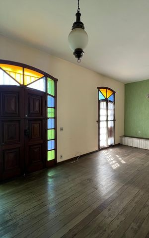 Casa para alugar com 214m², 4 quartos e 4 vagas Casa para alugar com 214m², 4 quartos e 4 vagasSala
