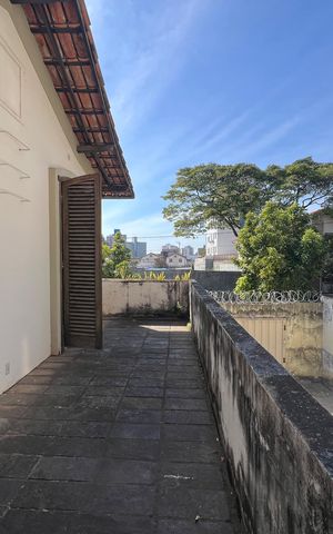 Casa para alugar com 214m², 4 quartos e 4 vagas Casa para alugar com 214m², 4 quartos e 4 vagasVaranda