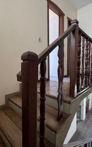 Casa para alugar com 214m², 4 quartos e 4 vagas Casa para alugar com 214m², 4 quartos e 4 vagasEscada