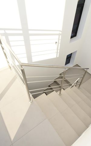 Casa de condomínio para alugar com 152m², 3 quartos e 2 vagasEscadas