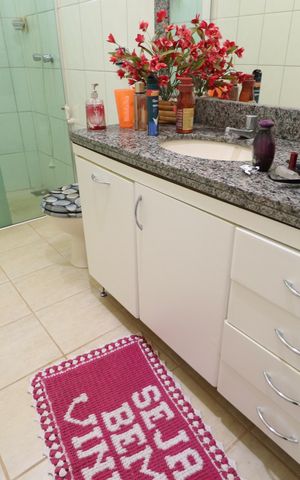 Casa para alugar com 250m², 3 quartos e 4 vagasBanheiro do Quarto 1