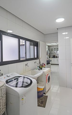 Apartamento para alugar com 1000m², 4 quartos e 4 vagas Apartamento para alugar com 1000m², 4 quartos e 4 vagasÁrea de Serviço
