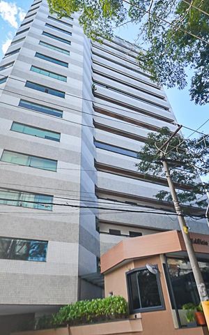 Apartamento para alugar com 1000m², 4 quartos e 4 vagas Apartamento para alugar com 1000m², 4 quartos e 4 vagasFachada e portaria
