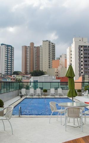 Apartamento para alugar com 1000m², 4 quartos e 4 vagas Apartamento para alugar com 1000m², 4 quartos e 4 vagasÁrea comum - Piscina