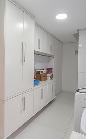 Apartamento para alugar com 1000m², 4 quartos e 4 vagas Apartamento para alugar com 1000m², 4 quartos e 4 vagasÁrea de Serviço